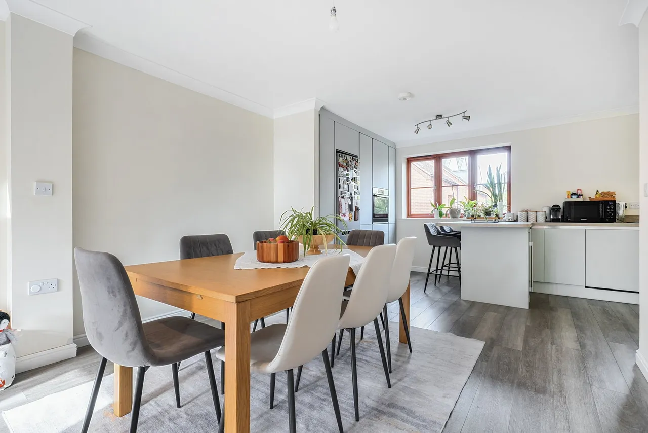 Crondall Terrace, Basingstoke, RG24, photo 3