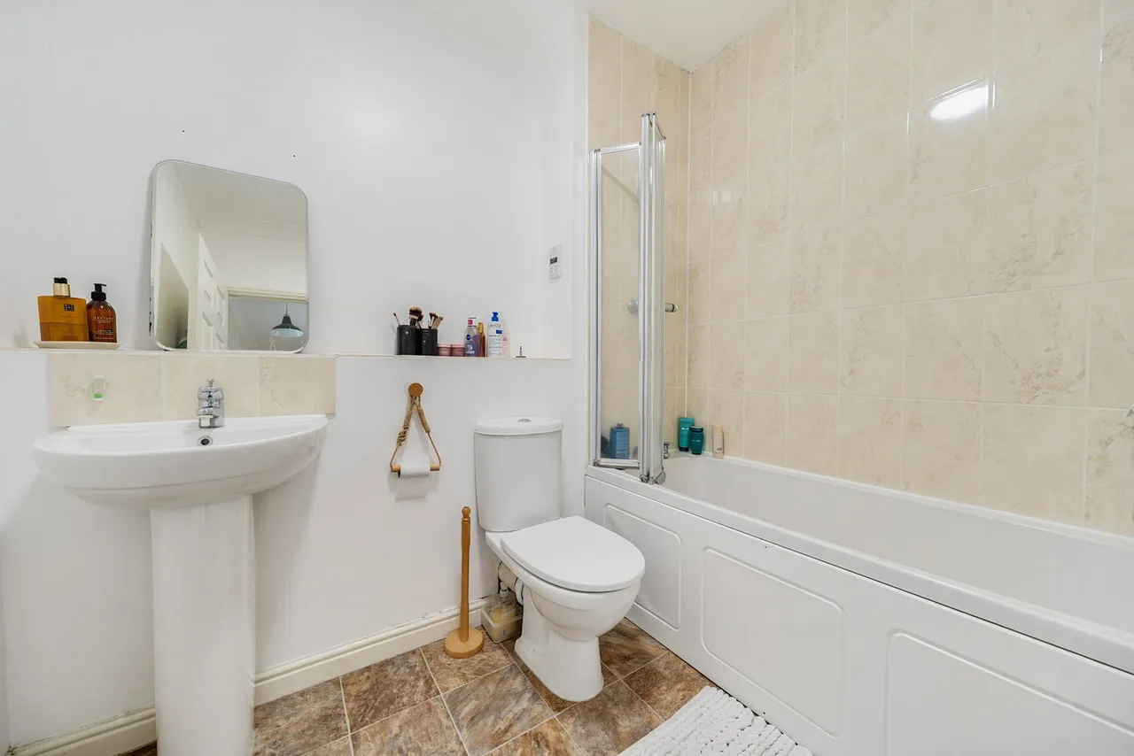 Crondall Terrace, Basingstoke, RG24, photo 9