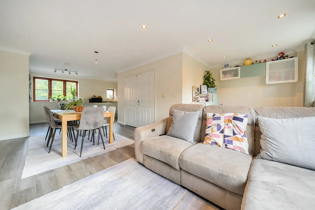 Crondall Terrace, Basingstoke, RG24, photo 4