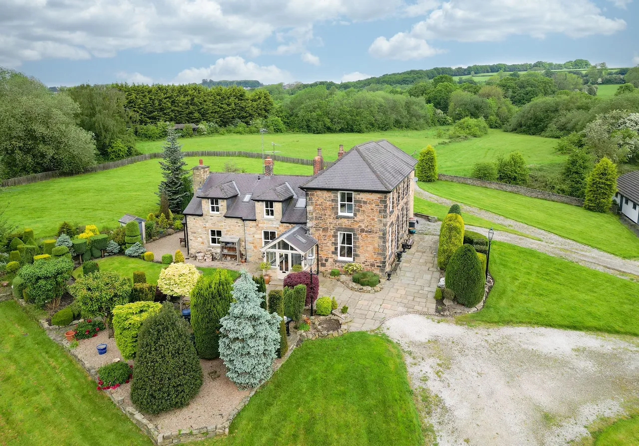 5 bed house for sale, Halfacre Lane, Dronfield, S18