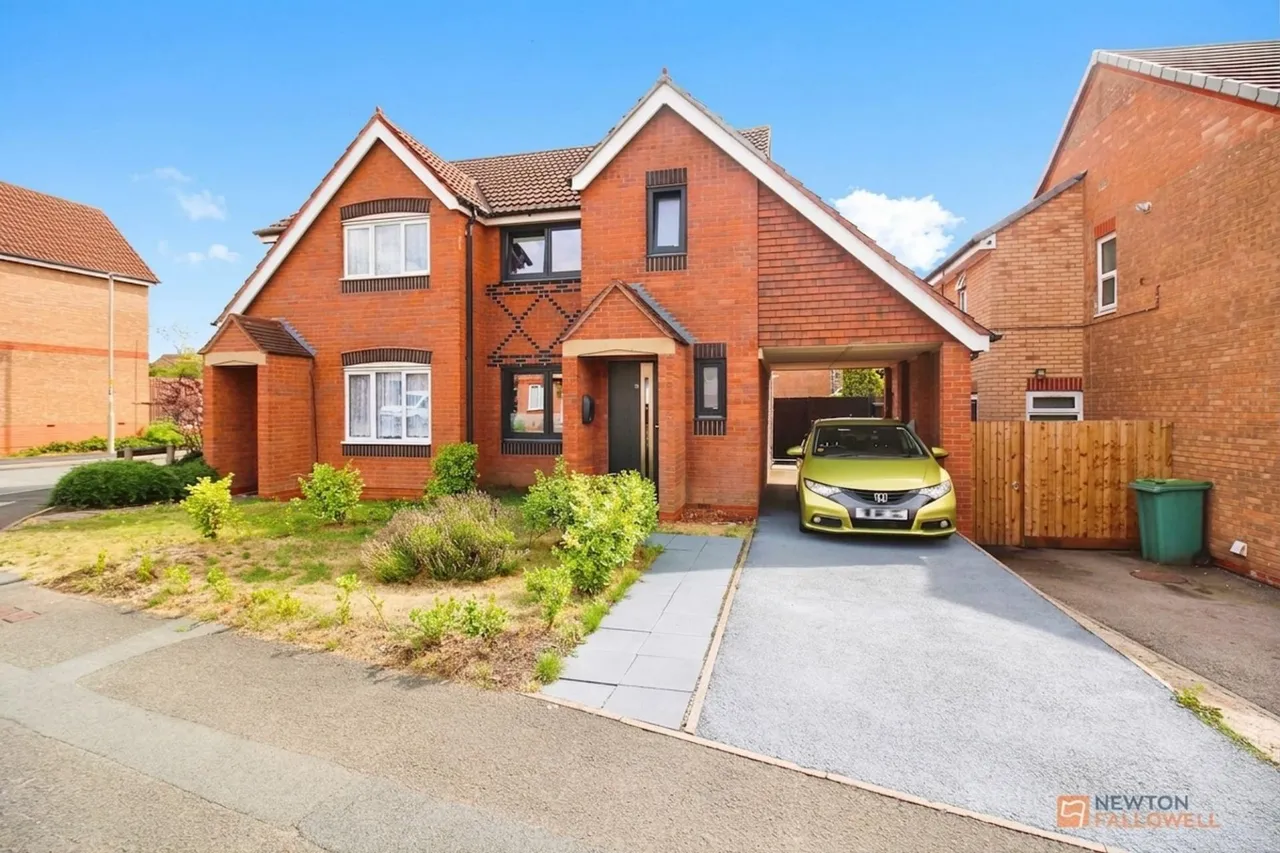 3 bed house for sale, Darien Way, Braunstone, LE3