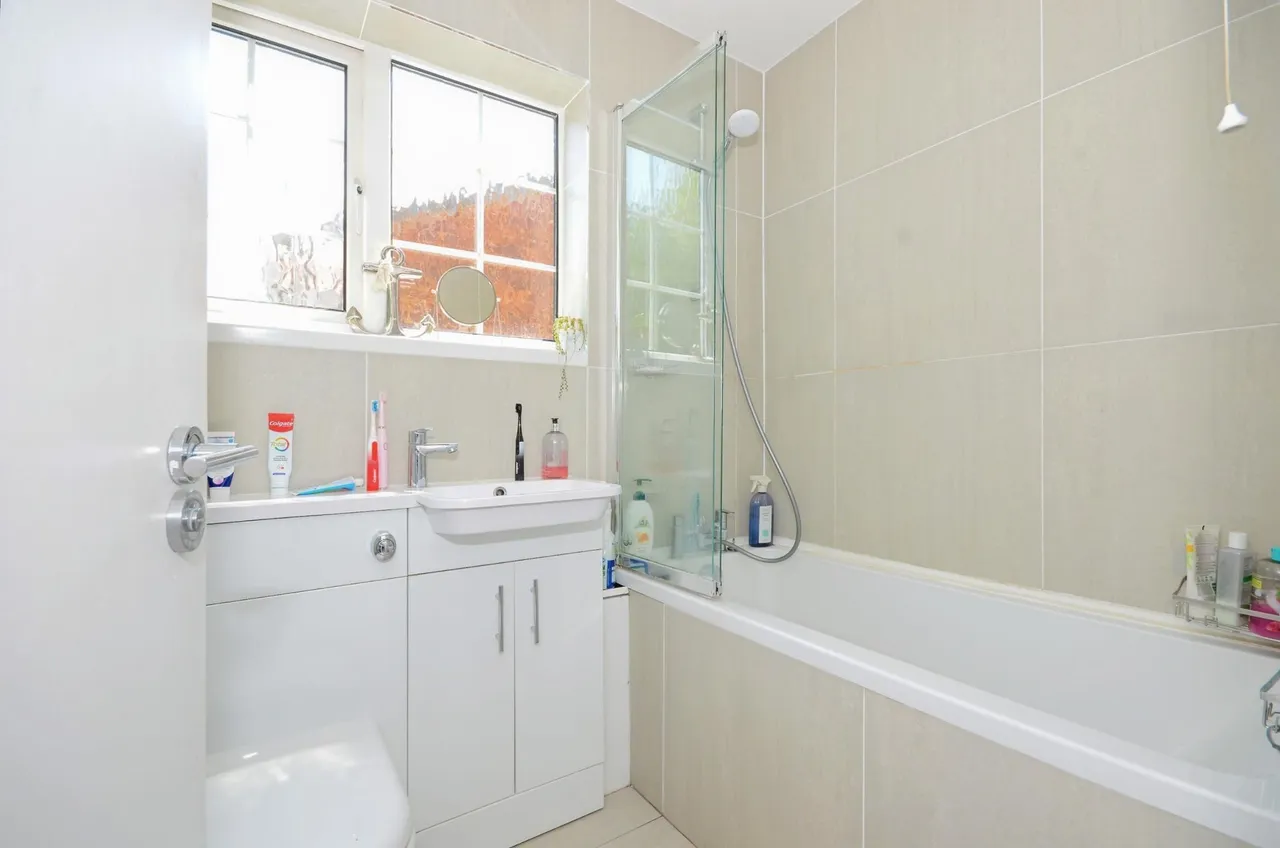 Willows Close, Pinner, HA5, photo 13