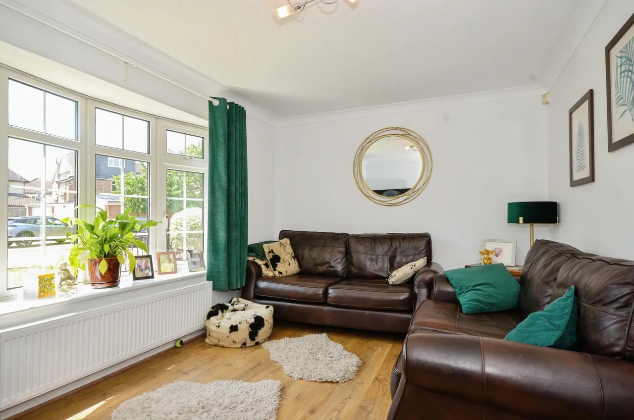Willows Close, Pinner, HA5, photo 2