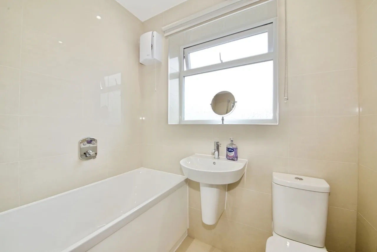 Aveley Road, Romford, RM1, photo 9