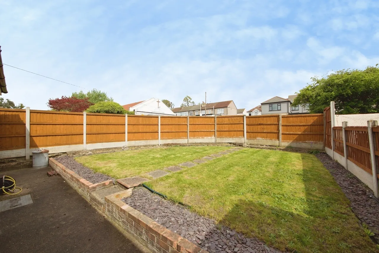 Aveley Road, Romford, RM1, photo 19