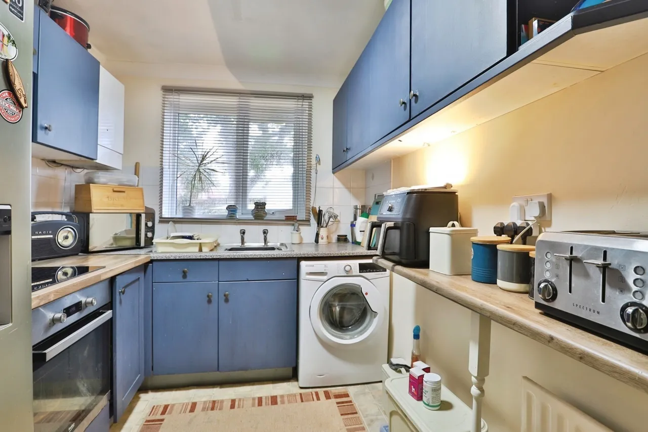 Aldis Gardens, Poole, BH15, photo 2