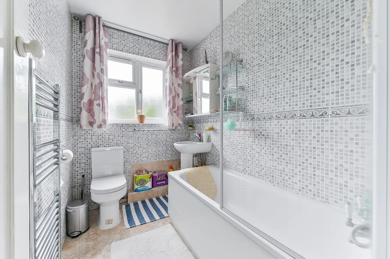 12 Norbury Rise, London, photo 9