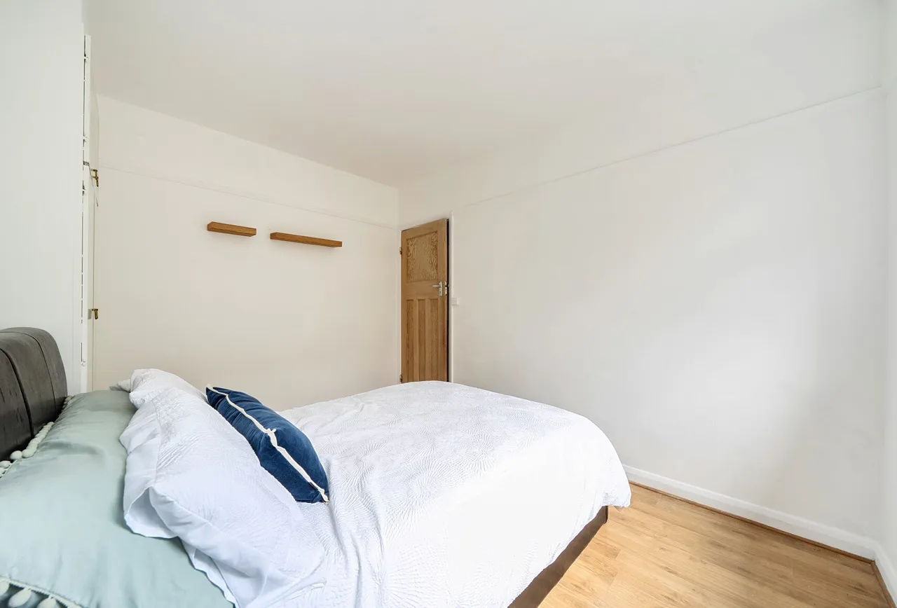 Hillcross Avenue, Morden, SM4 4AZ, photo 14