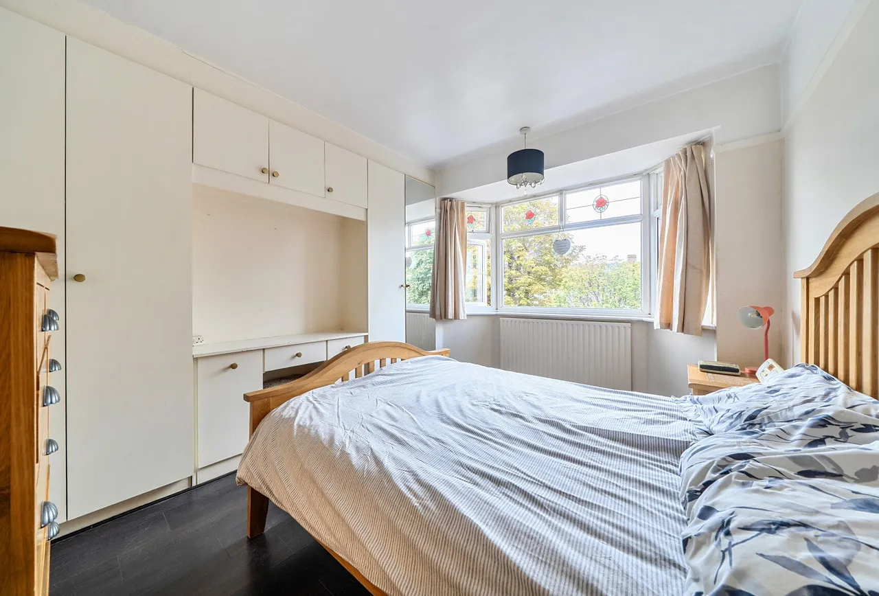 Hillcross Avenue, Morden, SM4 4AZ, photo 6