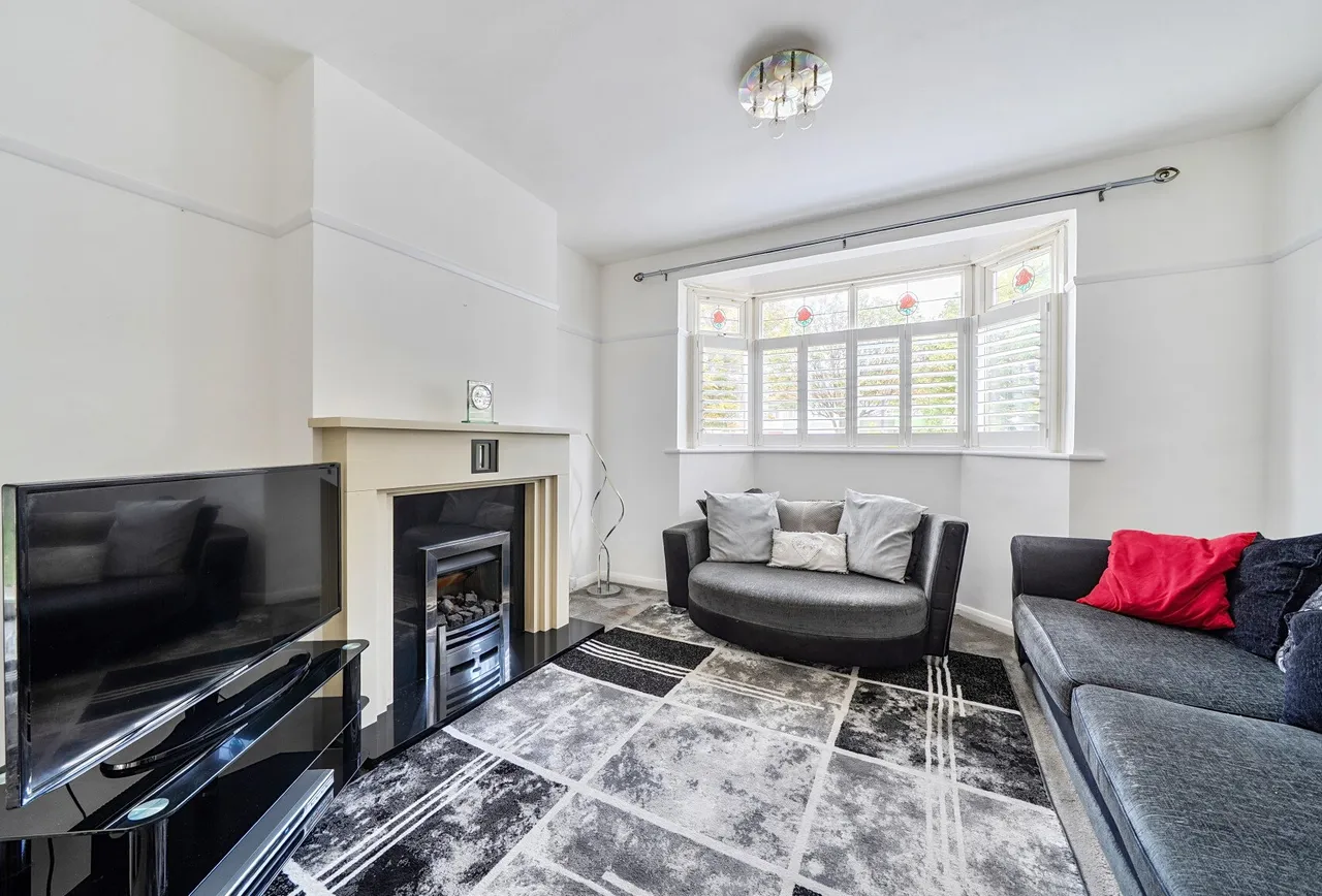 Hillcross Avenue, Morden, SM4 4AZ, photo 2