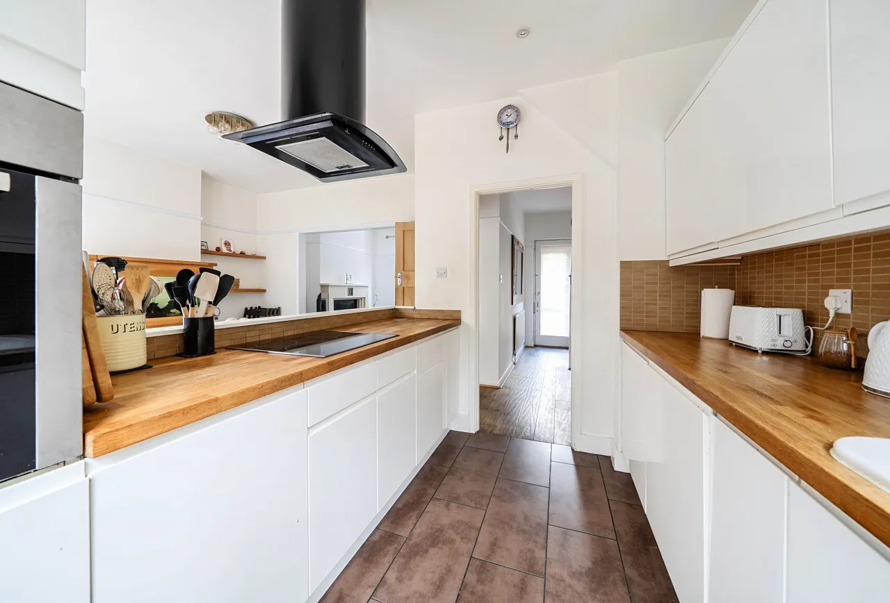 Hillcross Avenue, Morden, SM4 4AZ, photo 17