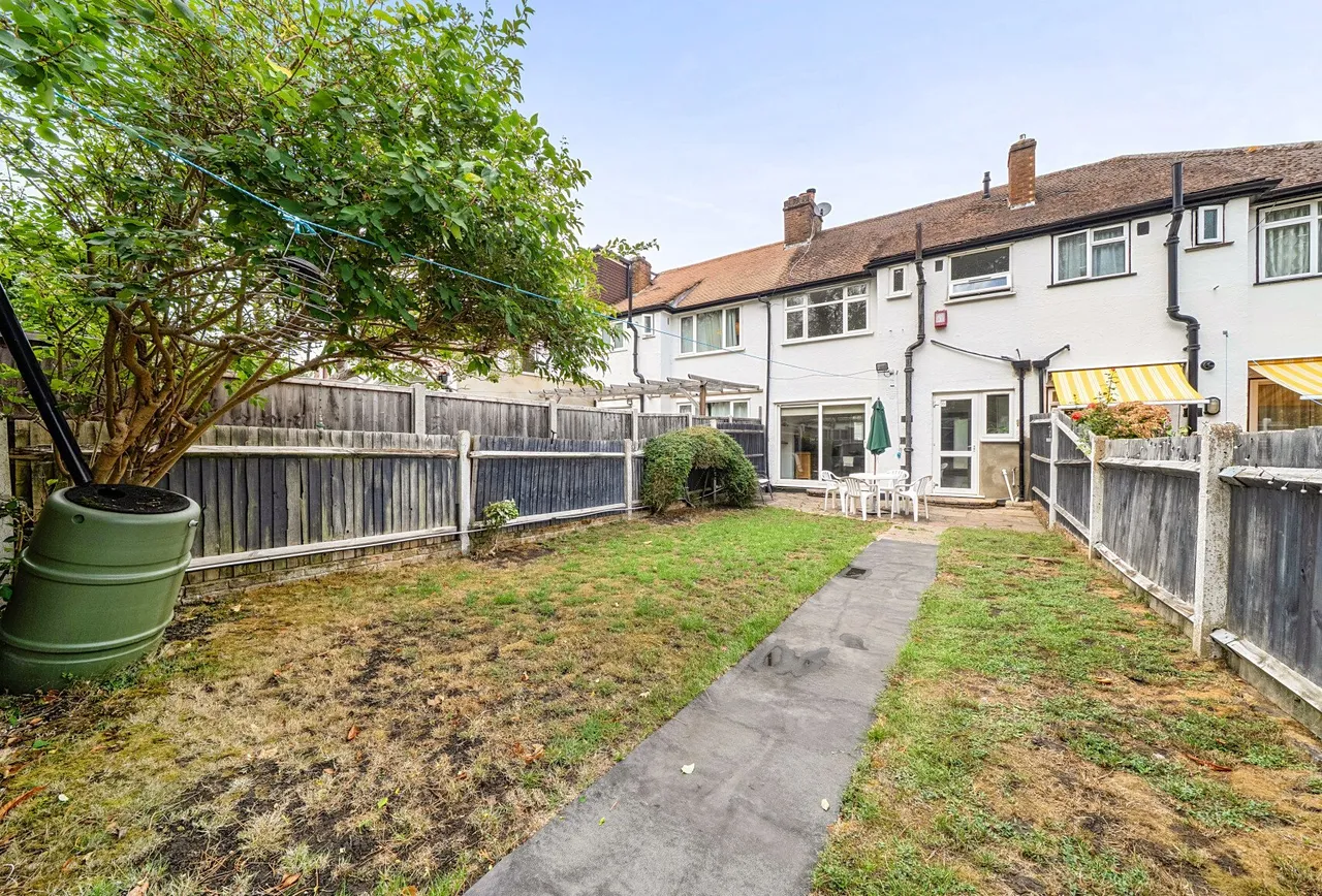 Hillcross Avenue, Morden, SM4 4AZ, photo 15
