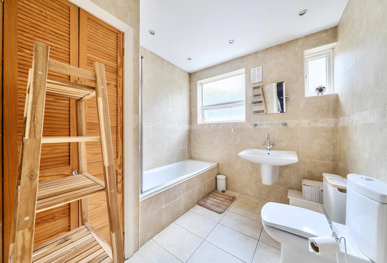 Hillcross Avenue, Morden, SM4 4AZ, photo 7