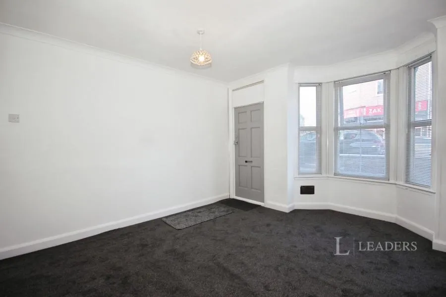 Church Road, Nuneaton, CV10, photo 2