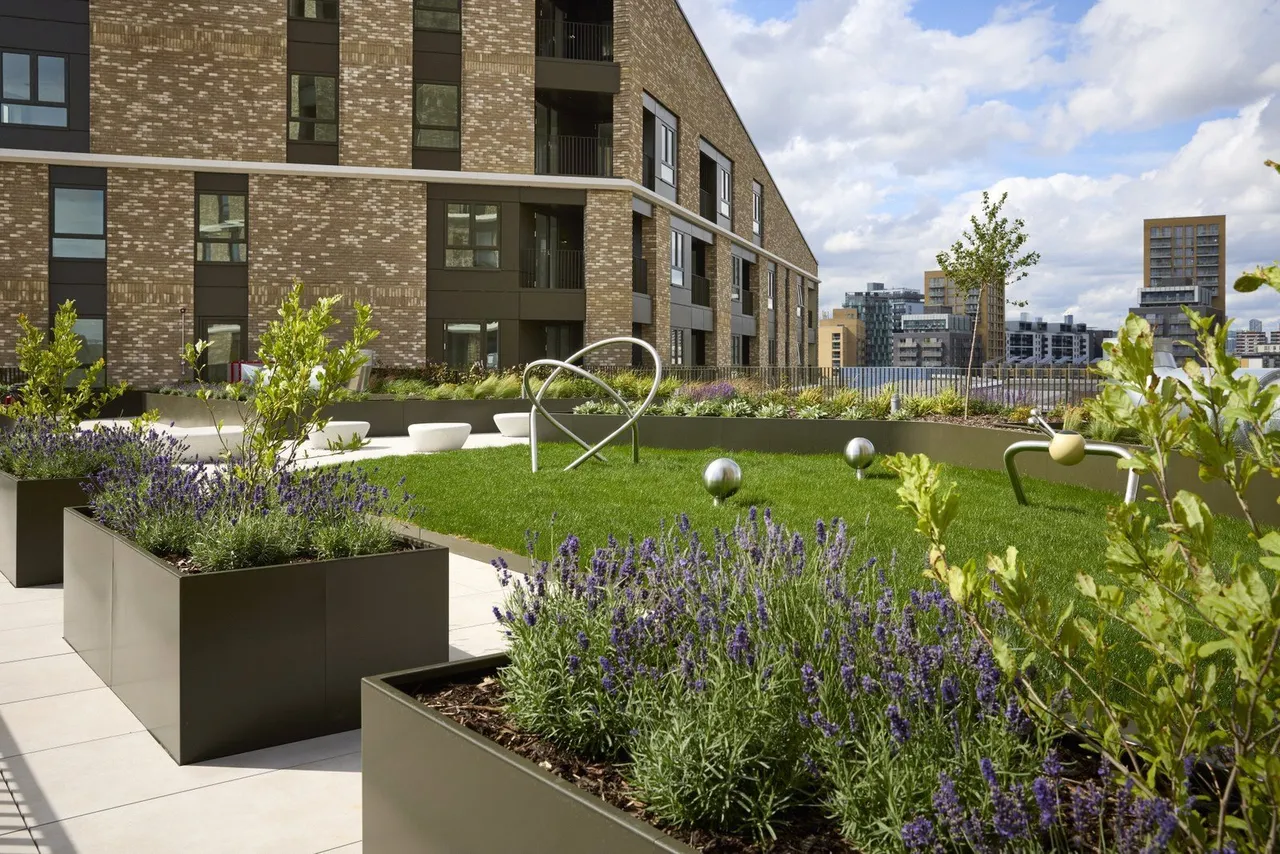 Silver Road, London, SE13, photo 2