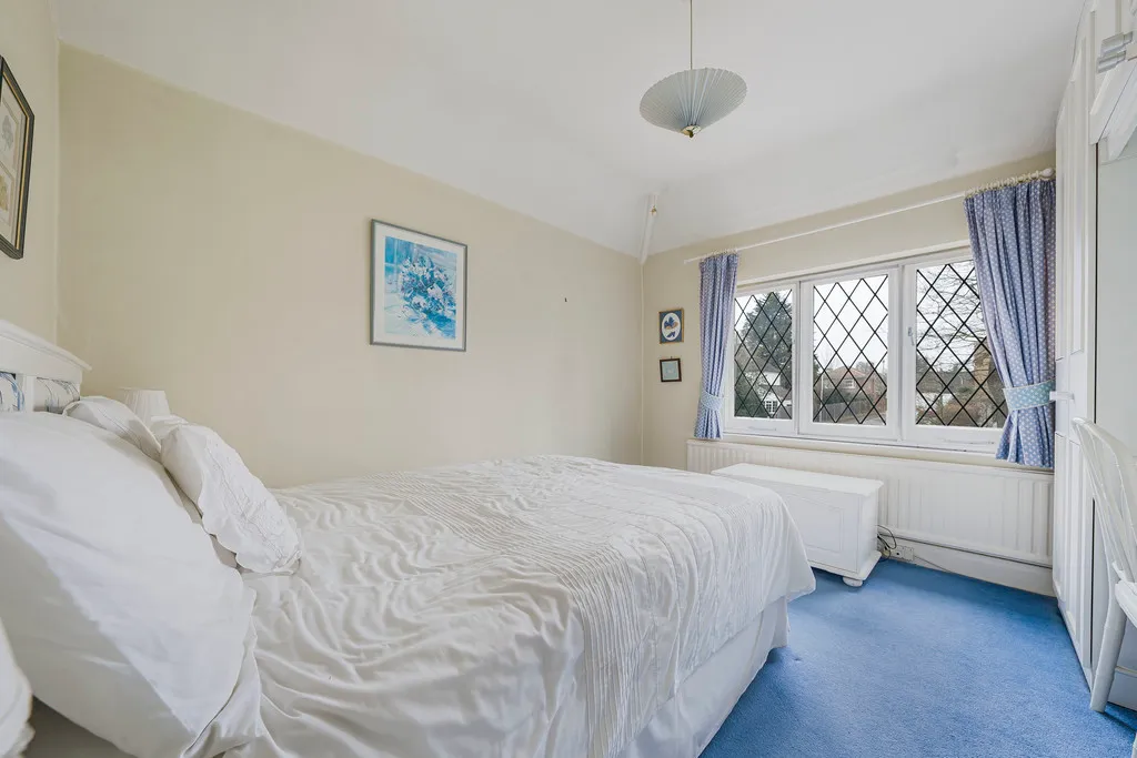 Sweetcroft Lane, North Hillingdon, UB10, photo 37