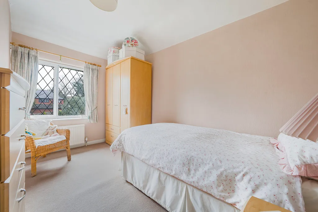 Sweetcroft Lane, North Hillingdon, UB10, photo 16