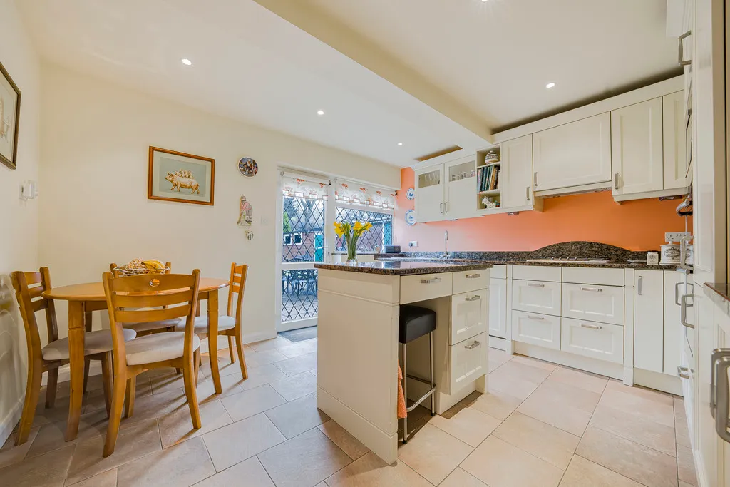 Sweetcroft Lane, North Hillingdon, UB10, photo 4