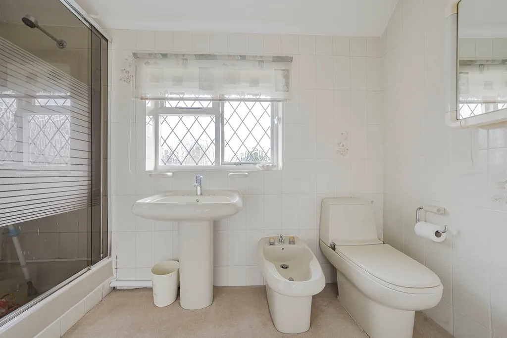 Sweetcroft Lane, North Hillingdon, UB10, photo 15