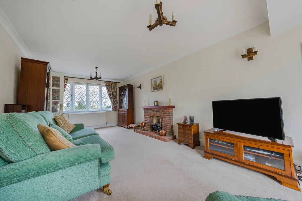 Sweetcroft Lane, North Hillingdon, UB10, photo 35