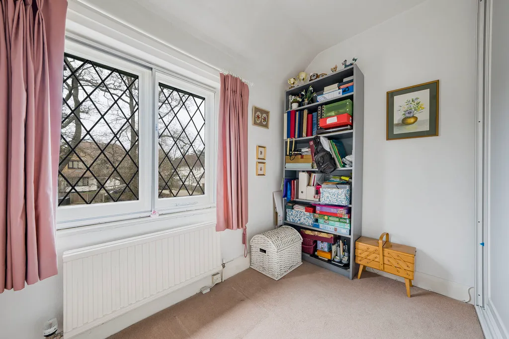 Sweetcroft Lane, North Hillingdon, UB10, photo 46