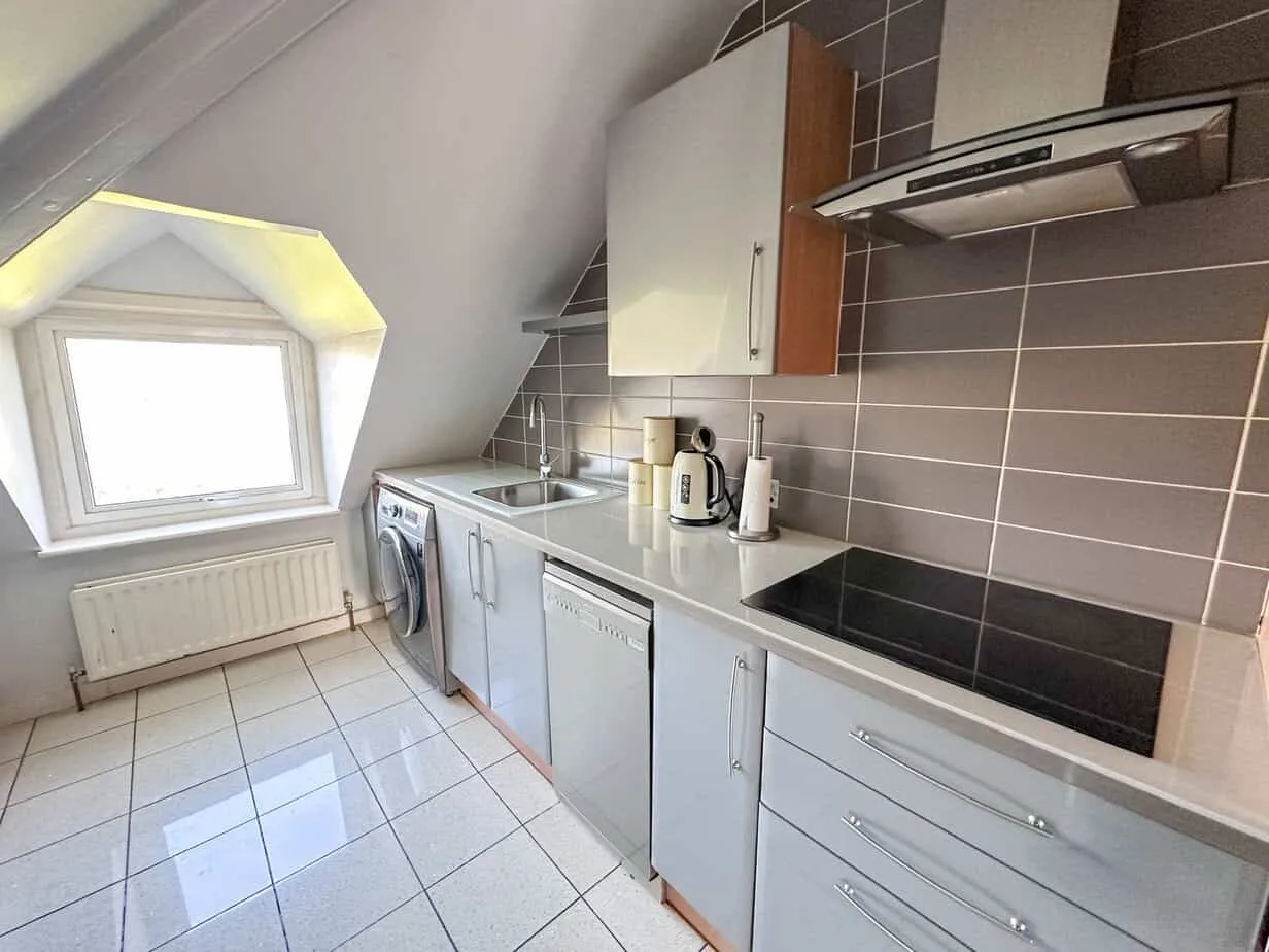 Hillcrest, West Hill, RH8, photo 5