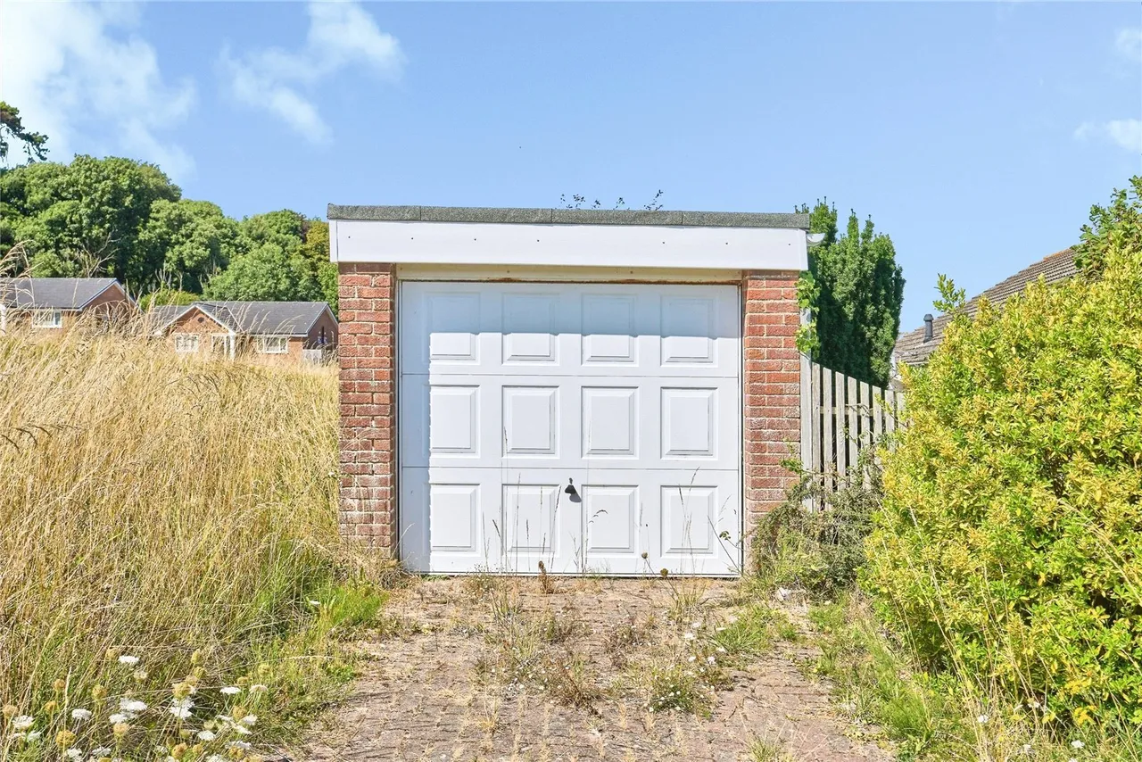 Summers Court, Freshwater, PO40, photo 11