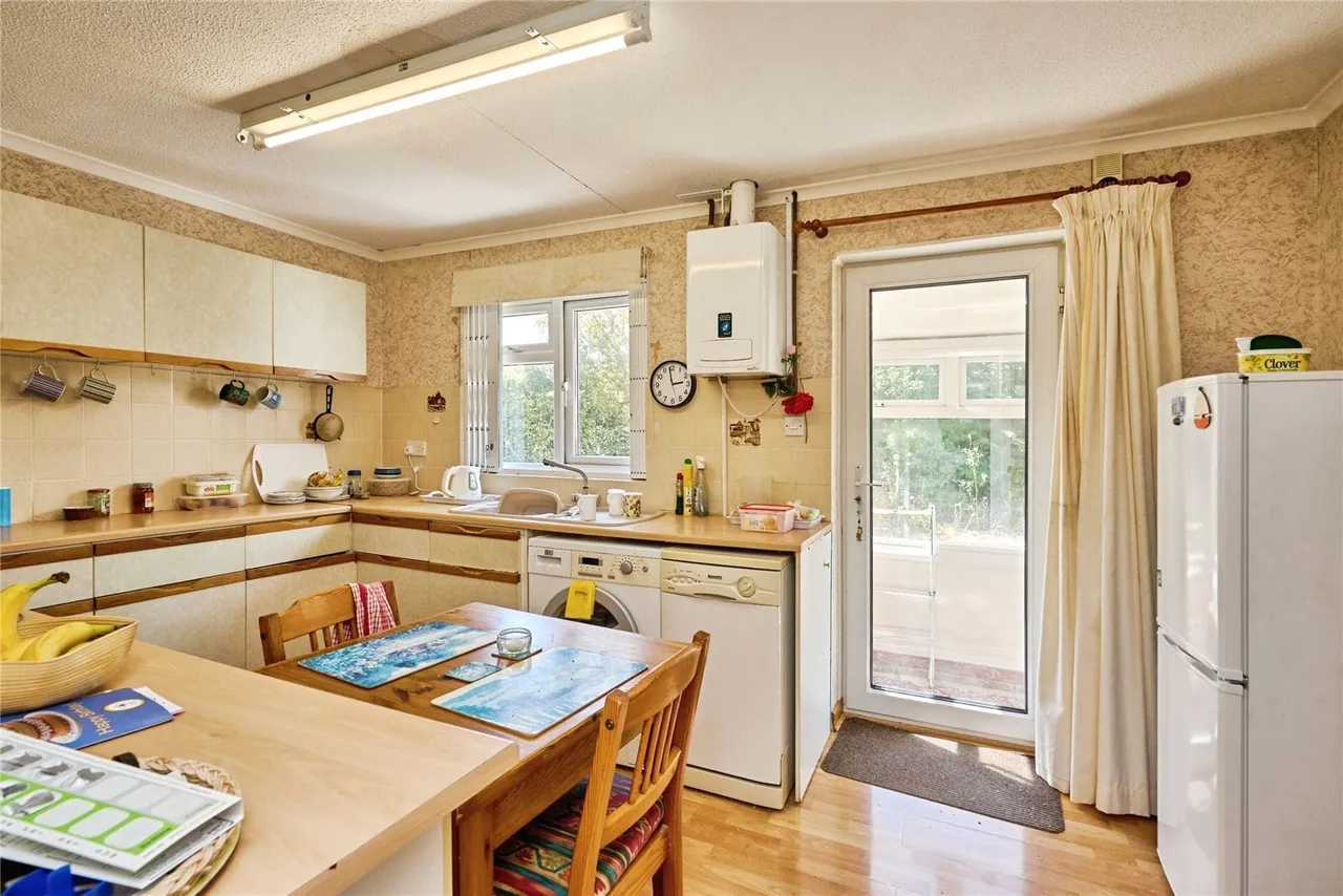 Summers Court, Freshwater, PO40, photo 2