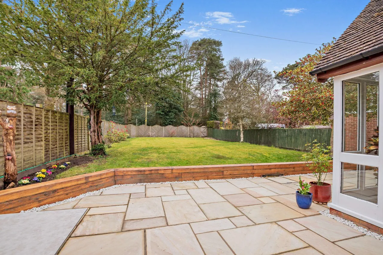 Hermitage Road, Cold Ash, Thatcham, Berkshire, RG18 9JN, photo 2