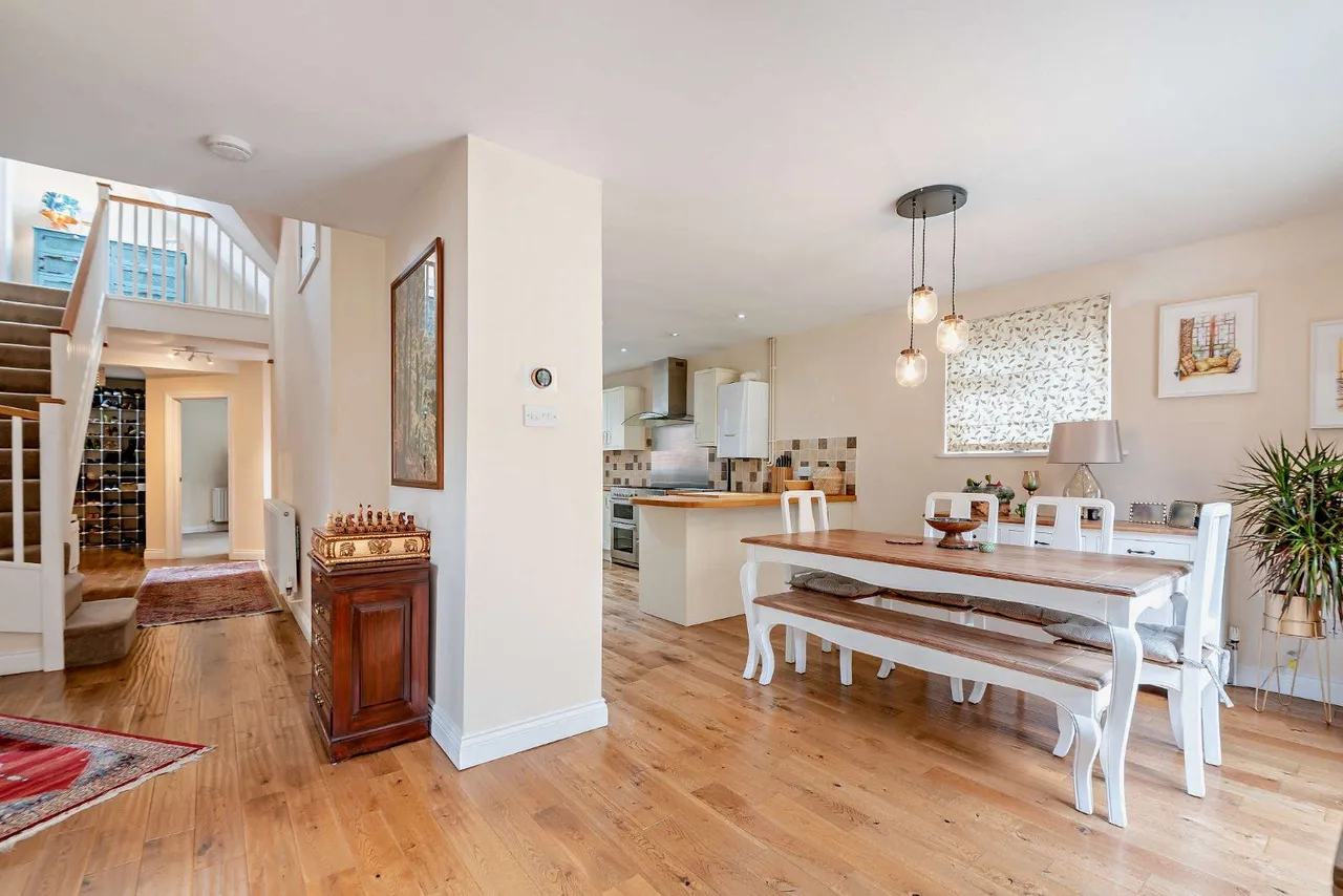 Hermitage Road, Cold Ash, Thatcham, Berkshire, RG18 9JN, photo 5