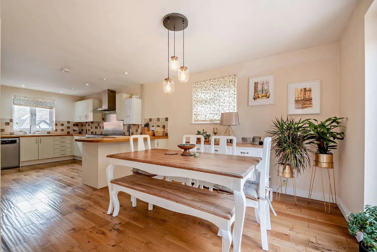 Hermitage Road, Cold Ash, Thatcham, Berkshire, RG18 9JN, photo 4