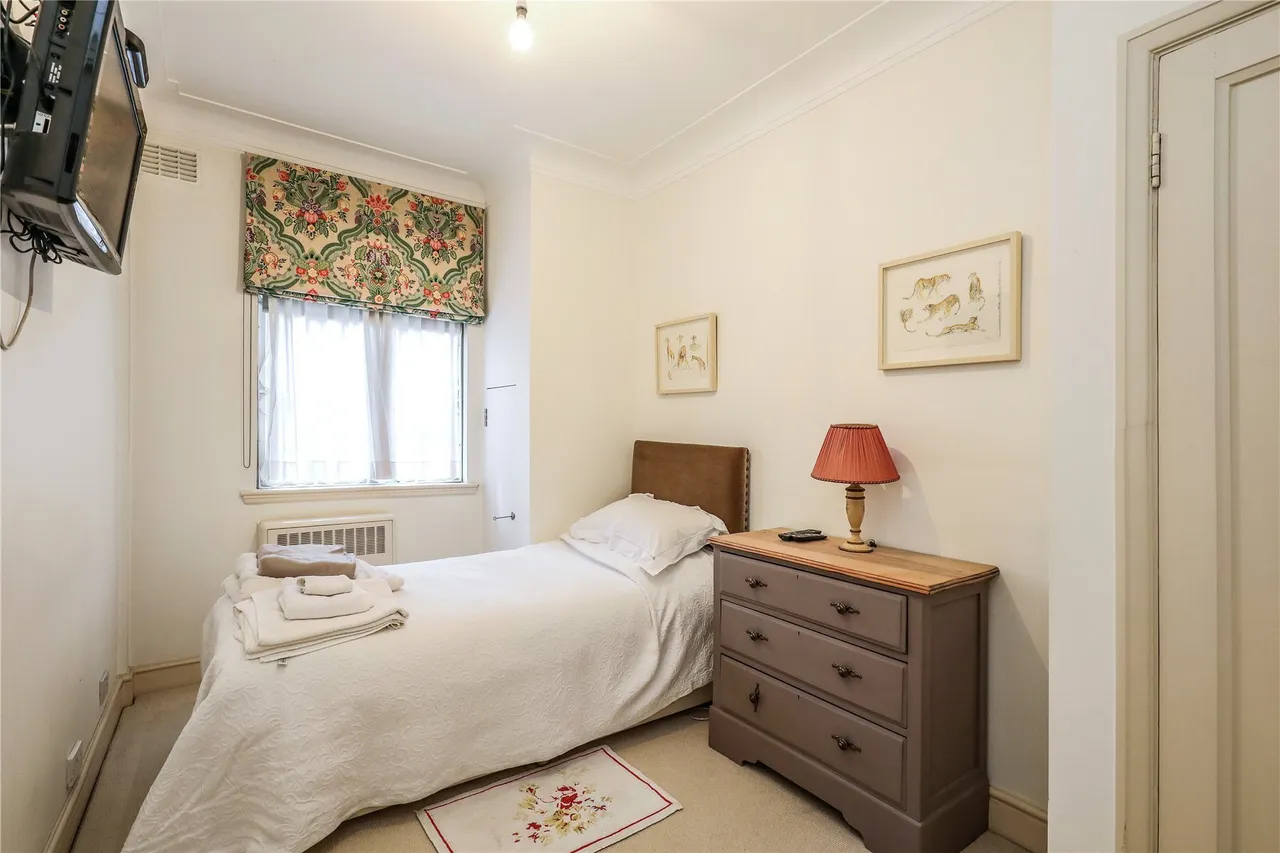 Burton Court, Franklins Row, London, SW3, photo 6