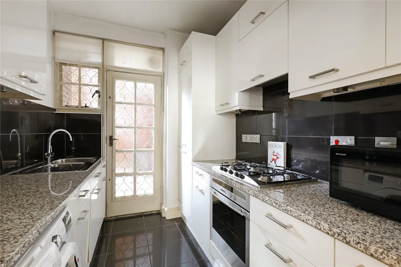 Burton Court, Franklins Row, London, SW3, photo 4