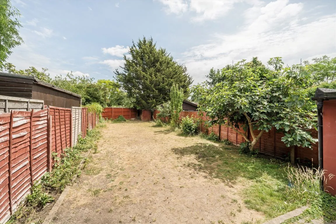 Cheyne Avenue, TW2, photo 5