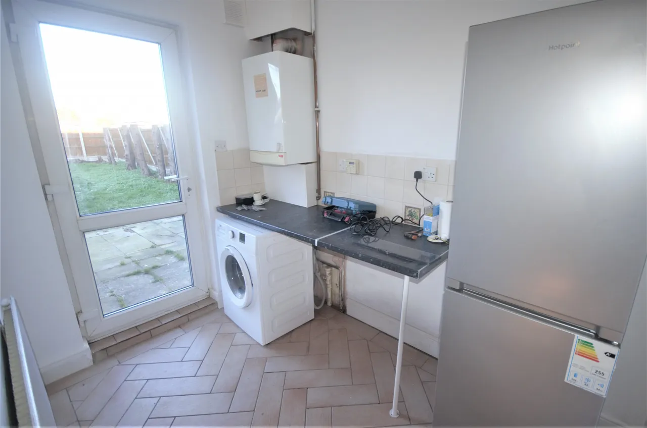 Heaton Avenue, RM3 7HR, photo 7