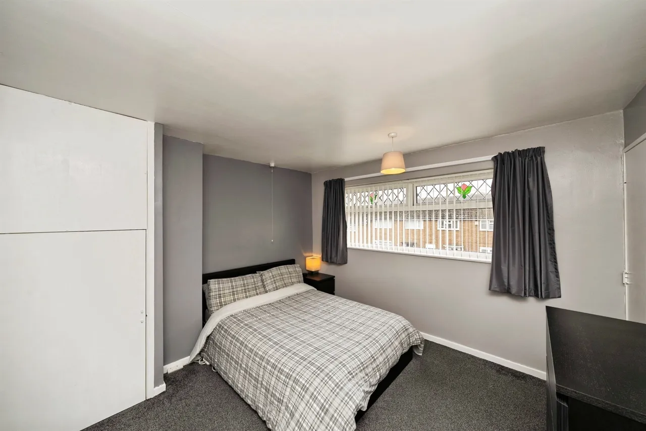 Big Meadow Road, WIRRAL, photo 10