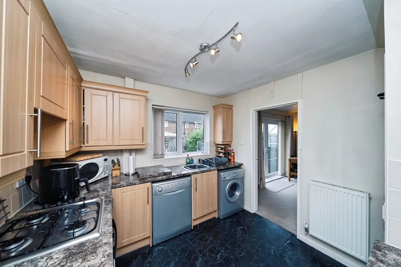 Big Meadow Road, WIRRAL, photo 6
