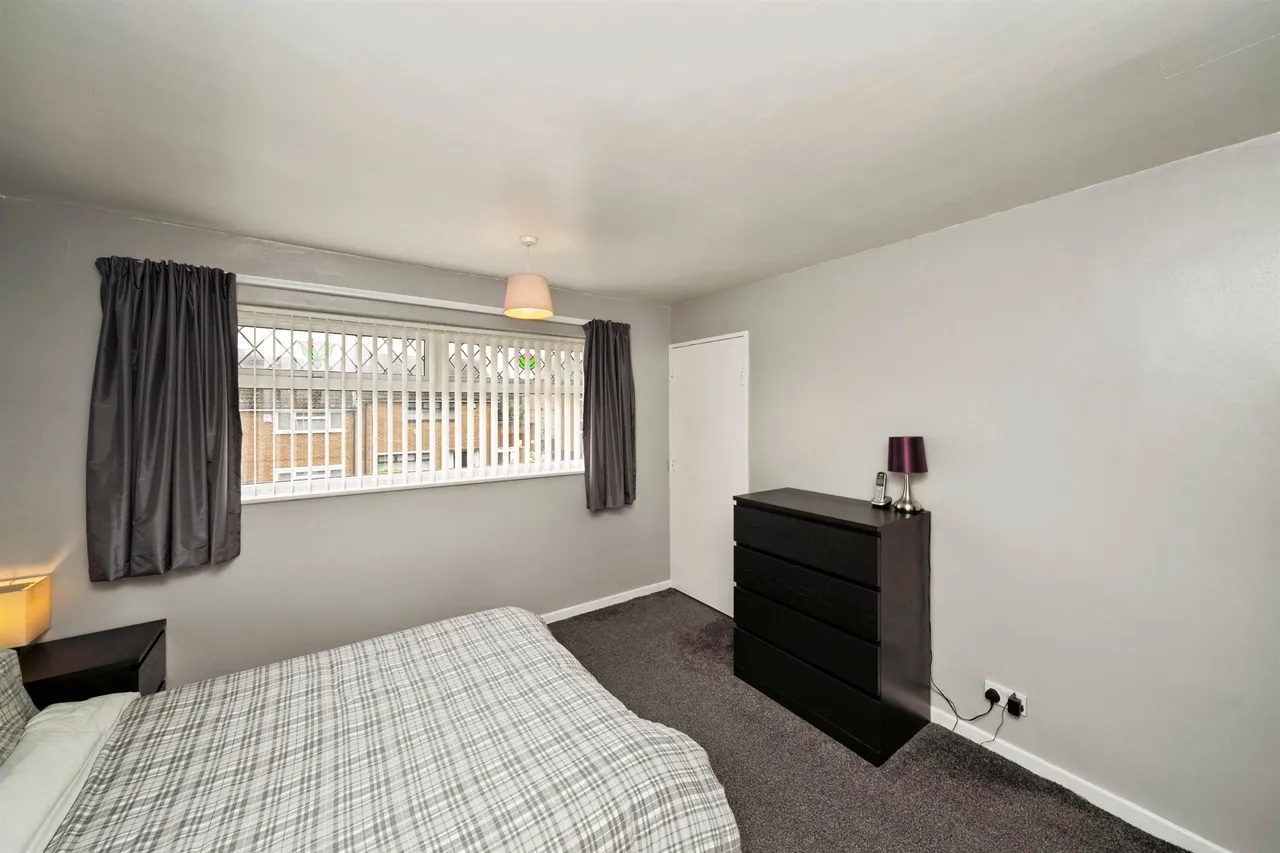 Big Meadow Road, WIRRAL, photo 11