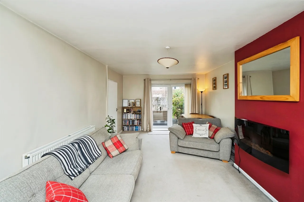 Big Meadow Road, WIRRAL, photo 5