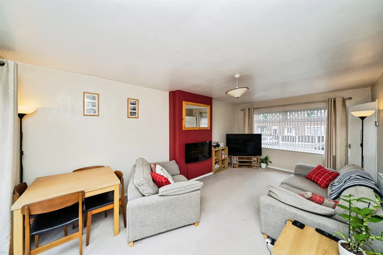 Big Meadow Road, WIRRAL, photo 4