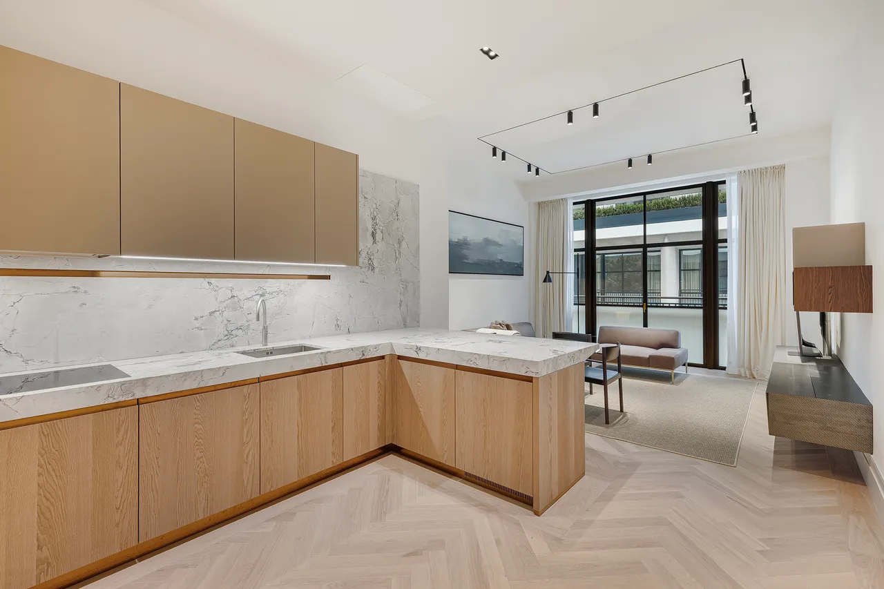 1 bed flat for sale — The Whiteley, Queensway, London