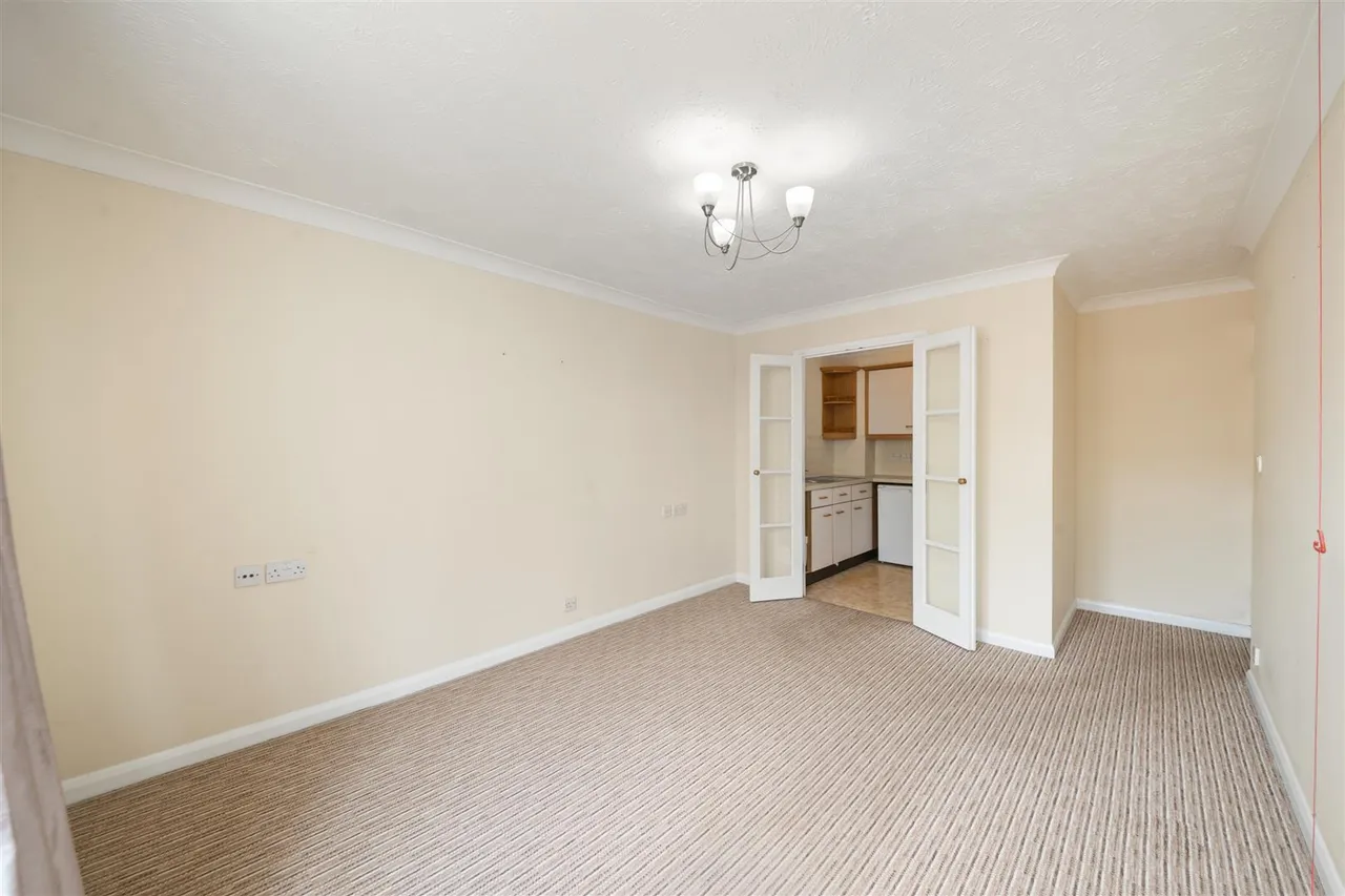 Wood Lane, Ruislip, photo 5