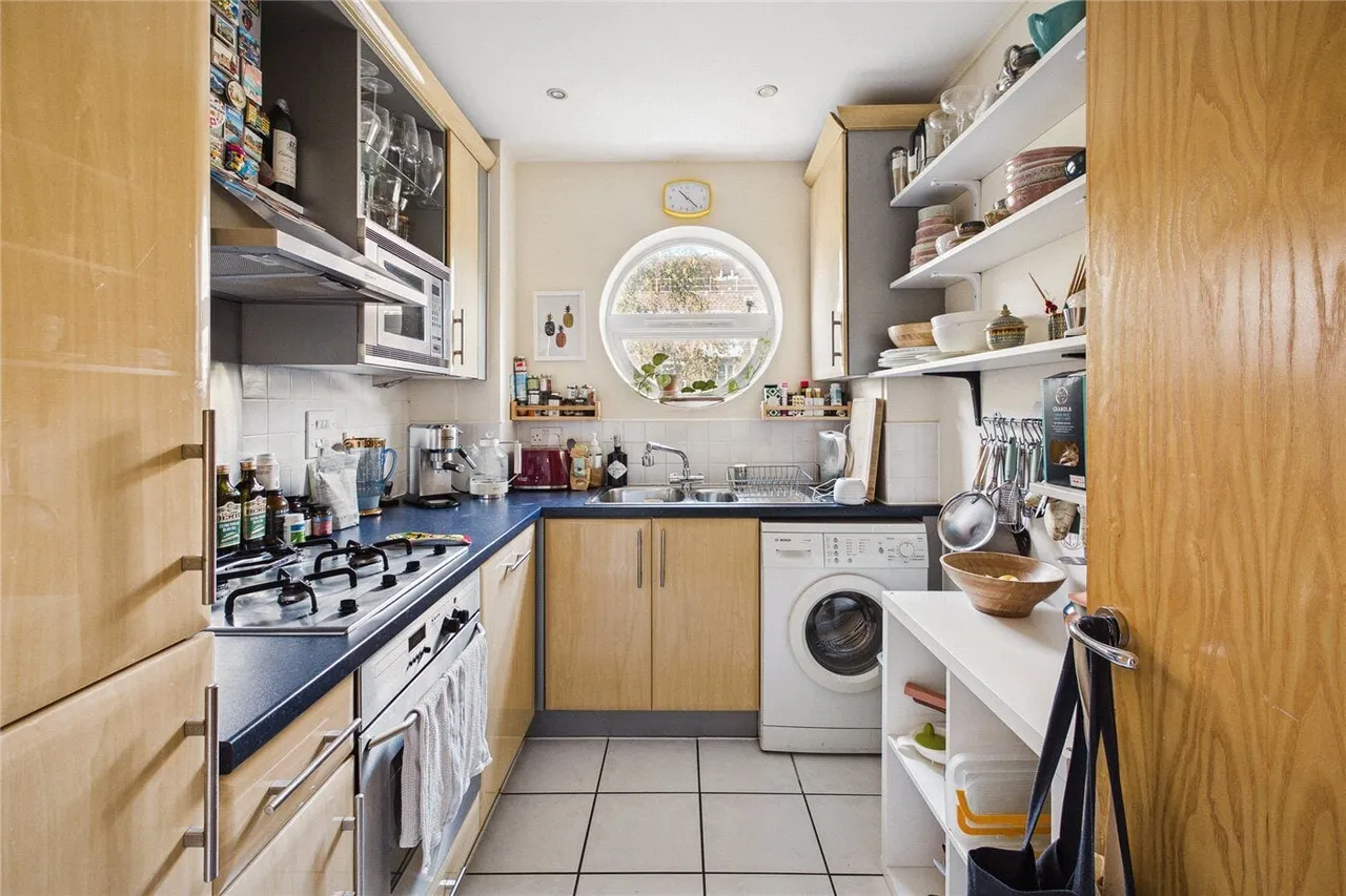 Charles Haller Street, London, SW2, photo 6