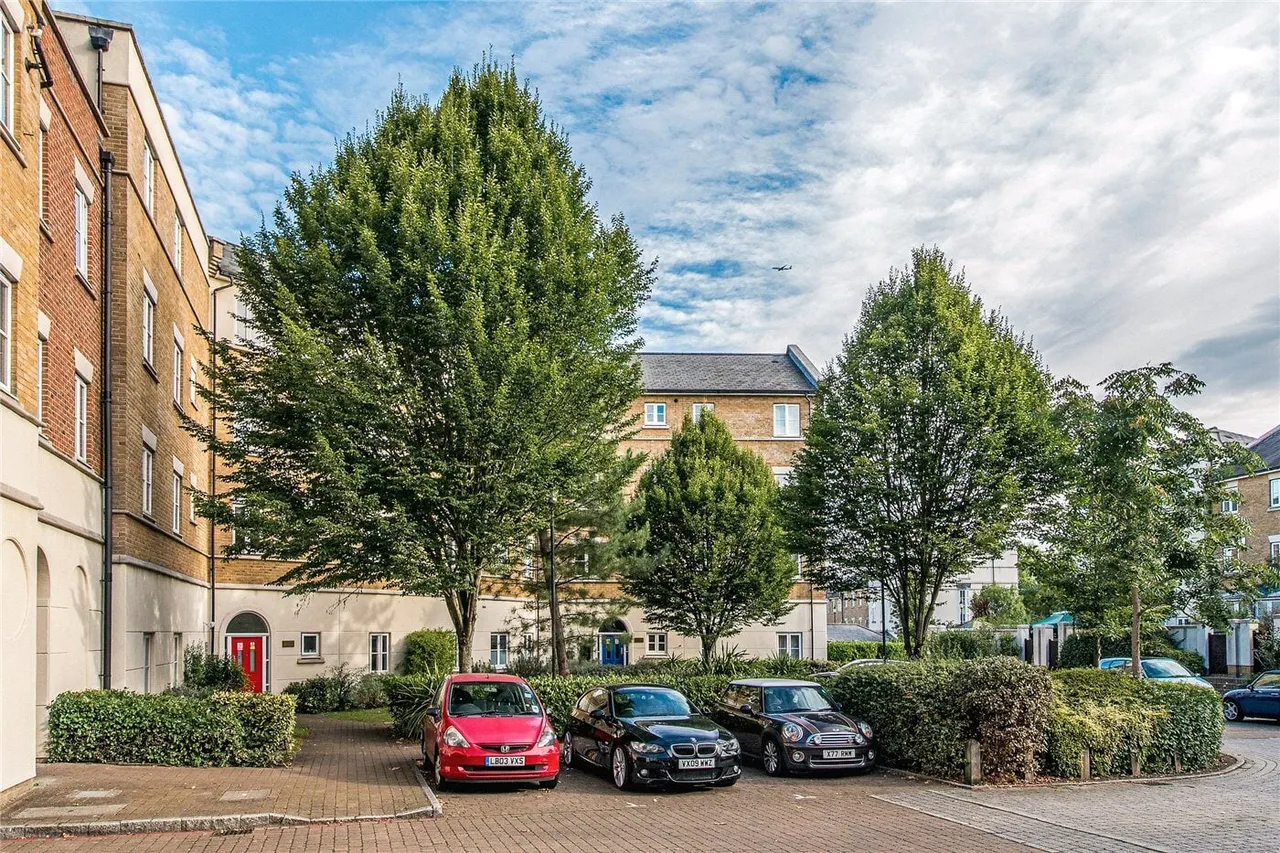 Charles Haller Street, London, SW2, photo 4