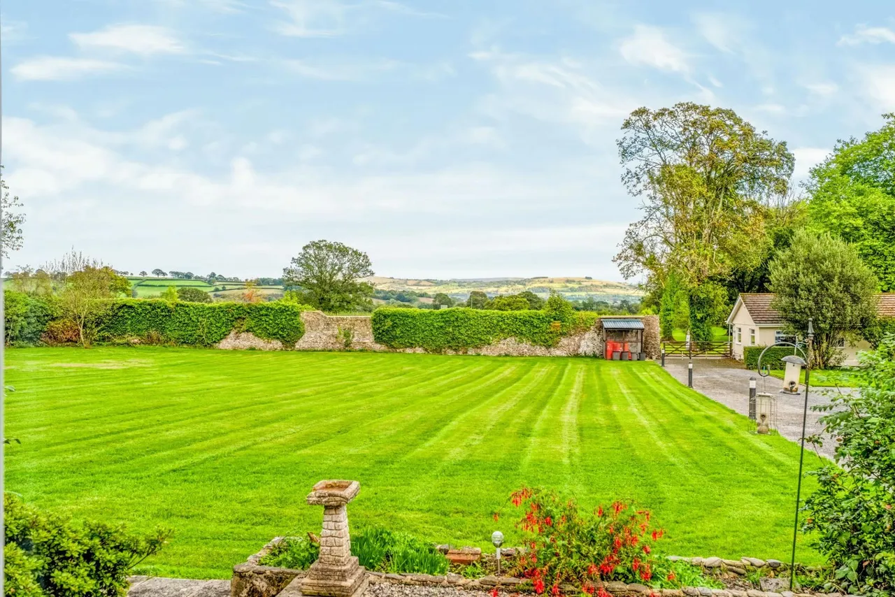 Caravan Park with 3-bedroom owners Bungalow, Llangadog, SA19, photo 67