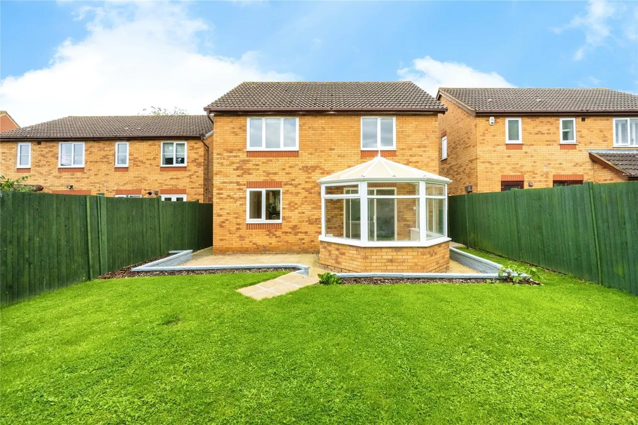Nicholls Close, Barton-le-Clay, MK45, photo 17