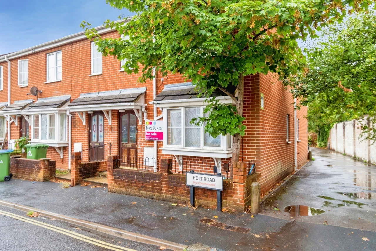 2 bed house for sale — Holt Road, Southampton