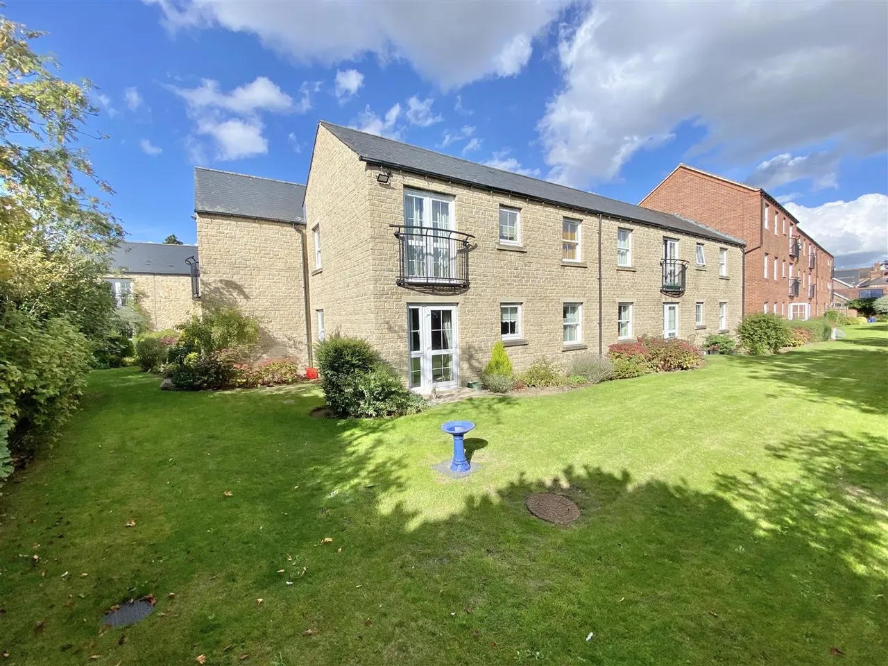 2 bed flat for sale, Greendale Court, Bedale