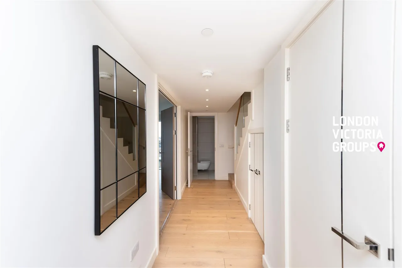 Duke of Wellington Avenue, London, photo 14