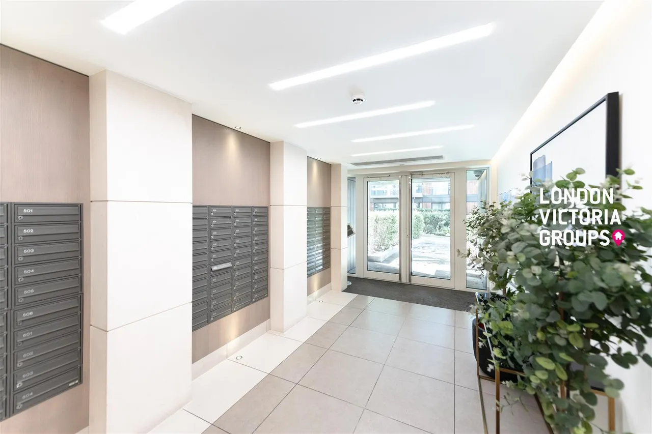 Duke of Wellington Avenue, London, photo 18